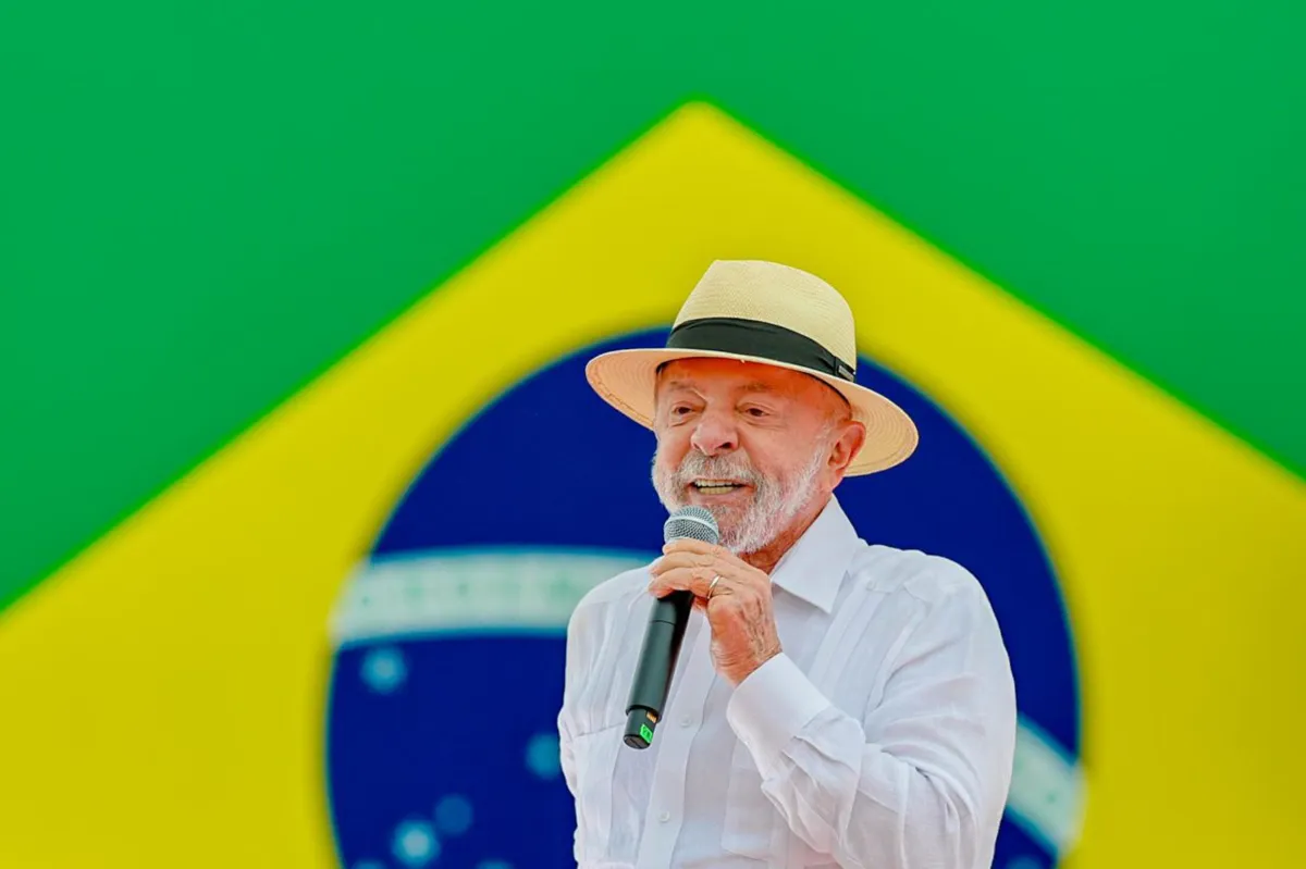 Lula diz que não aceita times pagarem atletas com dinheiro de famílias pobres